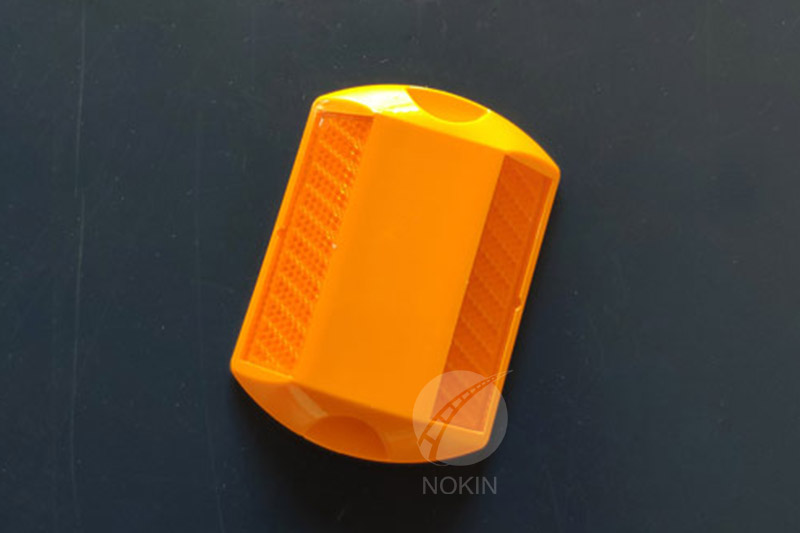 nokin-amber-road-studs